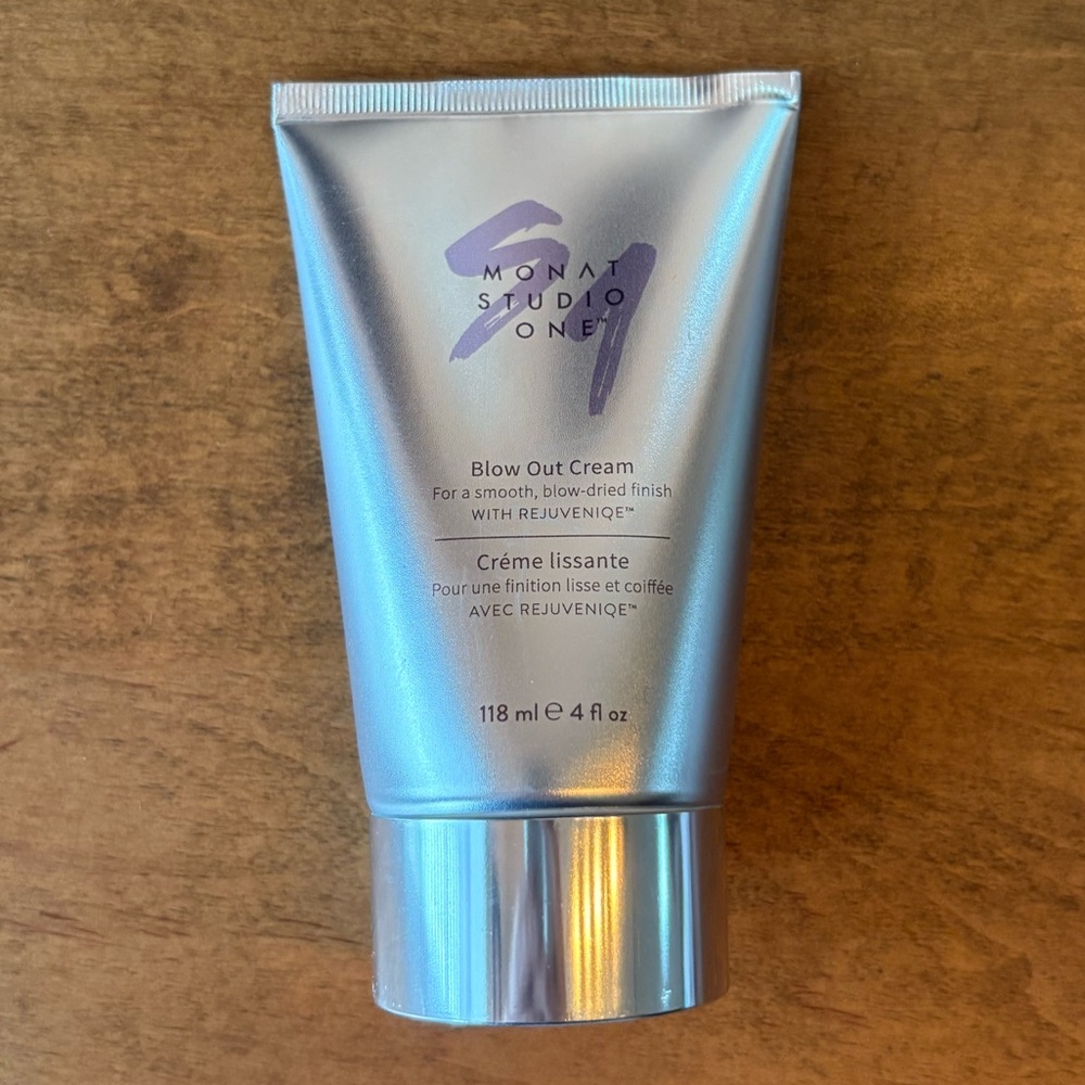 Monat Blow Out Cream